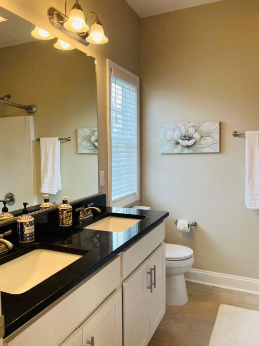 Luxury 4 Bedroom Home And Private Deck By Mcg 6 Augusta Exterior photo