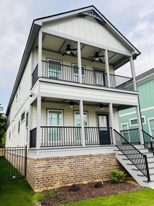 Luxury 4 Bedroom Home And Private Deck By Mcg 6 Augusta Exterior photo