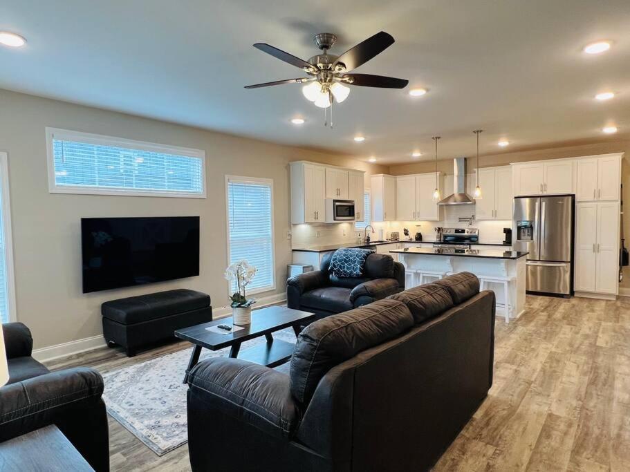 Luxury 4 Bedroom Home And Private Deck By Mcg 6 Augusta Exterior photo